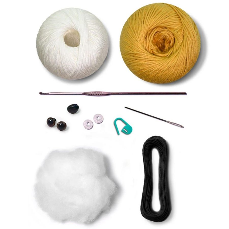 The Good Yarn Amigurumi Crochet kit Beagle dogs contents